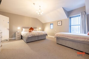 Room - Hillsborough, Co Down, N. Ireland - Room 7 (Royal Hillsborough)