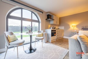 Living area - Hillsborough, Co Down, N. Ireland - Suite 3 (Royal Hillsborough)