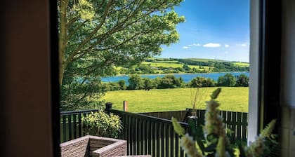 Spacious 4BR with River View & Quiet Garden