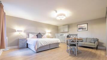 Silitysrauta/-lauta, Wi-Fi, vuodevaatteet