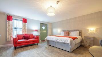 Iron/ironing board, WiFi, bed sheets