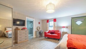 Iron/ironing board, WiFi, bed sheets - Hillsborough, Co Down, N. Ireland - Suite 5 (Royal Hillsborough)