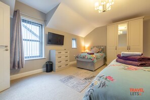 مكواة/لوح كي وواي فاي وملاءات أسرّة