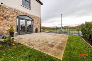 Exterior detail - Hillsborough, Co Down, N. Ireland - Room 4 (Royal Hillsborough)