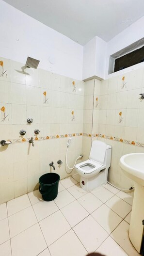 Standard Room | Bathroom - CHEERS CLUB & HOTEL (Udaipur)