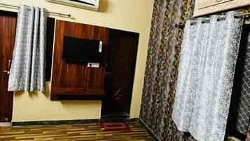 Deluxe Room | Free WiFi