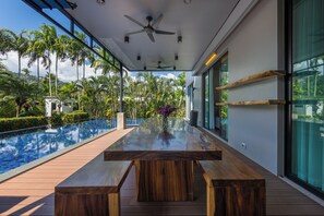 Villa Deluxe - 4 sovrum - utsikt mot poolen | Terrass/Patio