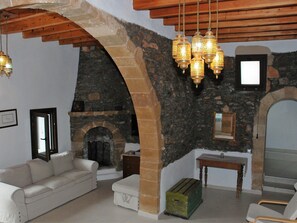 TV, fireplace - Yiannis Village House by Interhome (Gennadi)