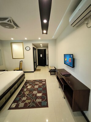 Internet, bed sheets - Deluxe Room with front view (BALAKOT)