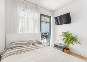 Iron/ironing board, Internet - Sea Side Purisima. Your favourite sea view apartment (Torrevieja)