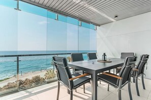 Outdoor dining - Sea Side Purisima. Your favourite sea view apartment (Torrevieja)