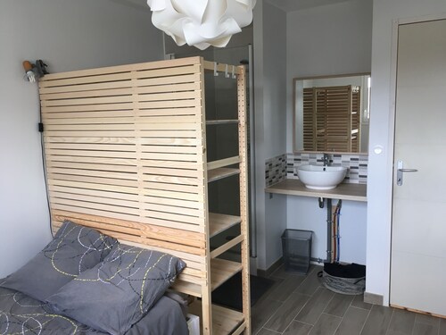 1st floor apartment 5 min from town center and 15 min from beaches.