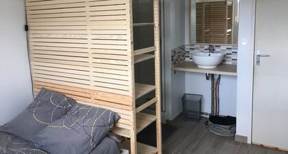 1st floor apartment 5 min from town center and 15 min from beaches.