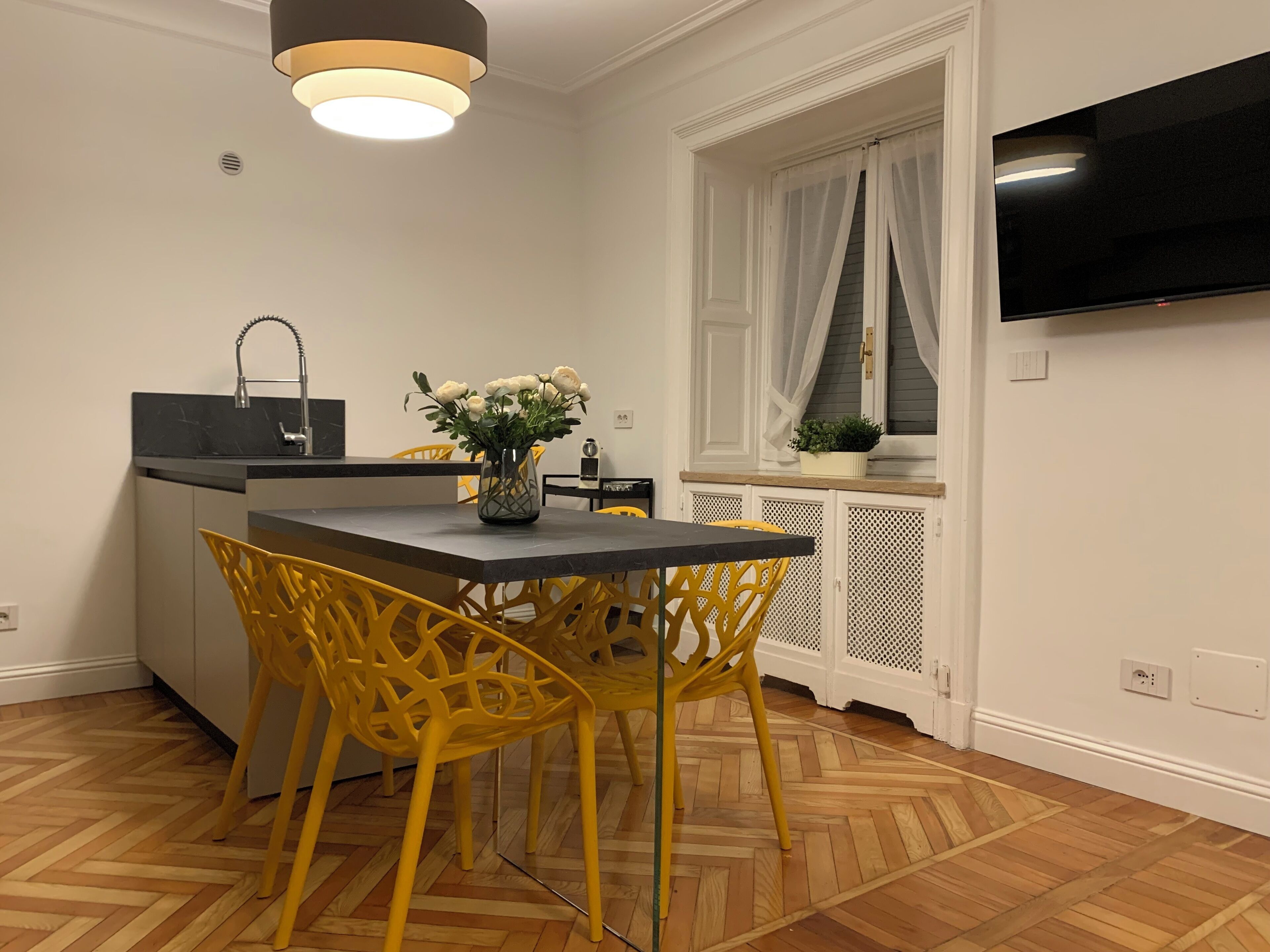 Apartment | Living area | Flat-screen TV