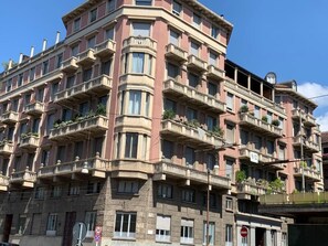 Mặt tiền nơi lưu trú