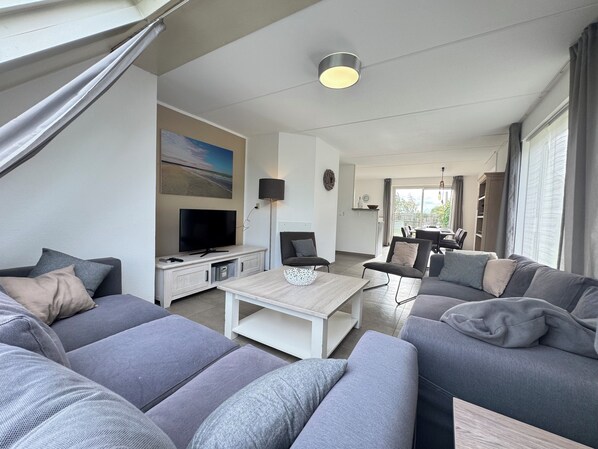 Televisión y estéreo 