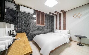 Standard Double Room | Free WiFi - Bupyeong Huestay (Incheon)