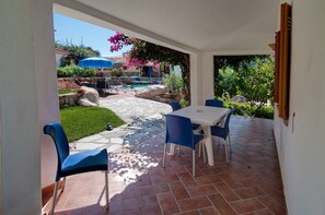 Outdoor dining - Comfy flat immersed in nature (Budoni)