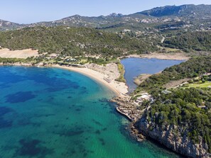 Beach - Complex with pool and sea view (Baja Sardinia)
