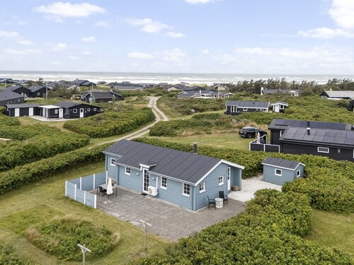 "Gjuro" - 400m from the sea by Interhome