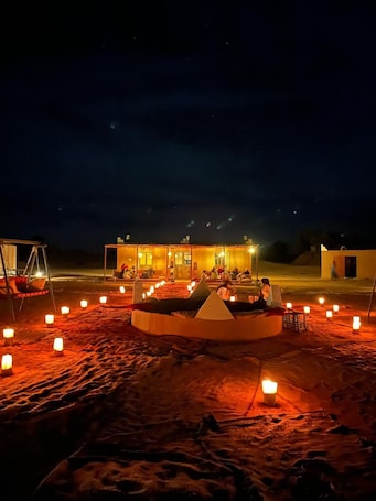 Exterior. BIVOUAC LUNA