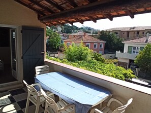 Outdoor dining - mit Terrasse by Interhome (Cavalaire)