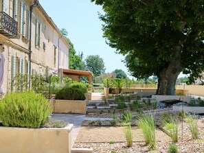 Property grounds - Alpilles by Interhome (Arles)