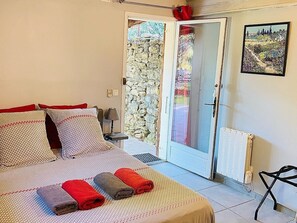 Internet - Studiowohnung mit Terrasse - Pool, Tennis, Bouleplatz by Interhome (Grans)