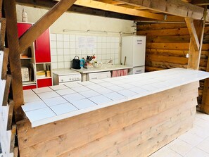 Fridge, microwave, oven, cookware/dishes/utensils - Studiowohnung mit Terrasse - Pool, Tennis, Bouleplatz by Interhome (Grans)