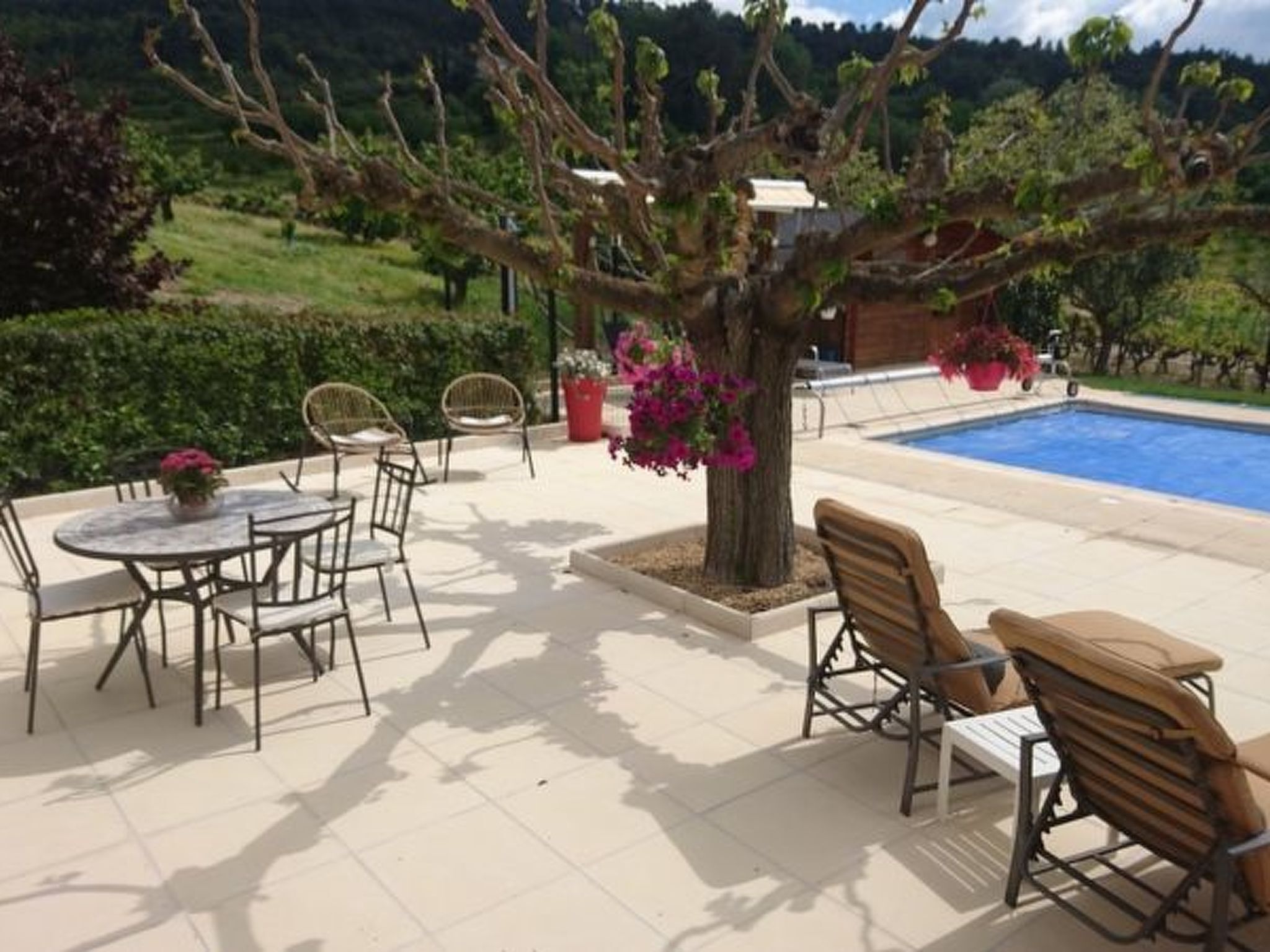 حمّام سباحة مُدفَّأ