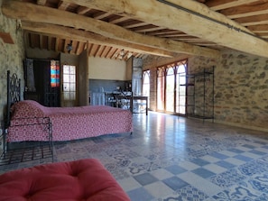 Interior - mit privatem Pool in üppiger Umgebung by Interhome (Caixas)