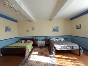 Internet - Les deux Unicornes Herrenhaus by Interhome (Anchenoncourt et Chazel)
