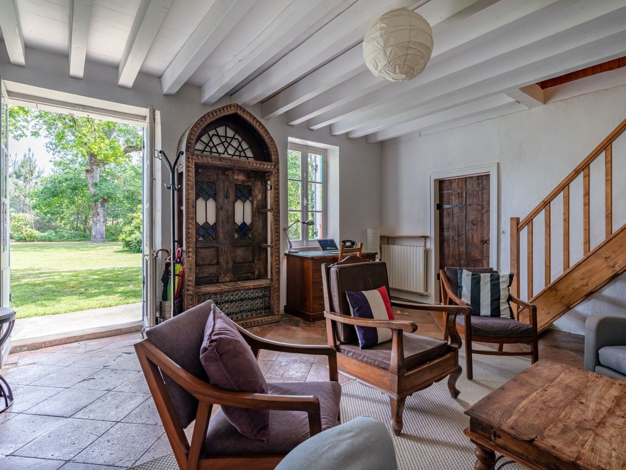 المنشأة من الداخل