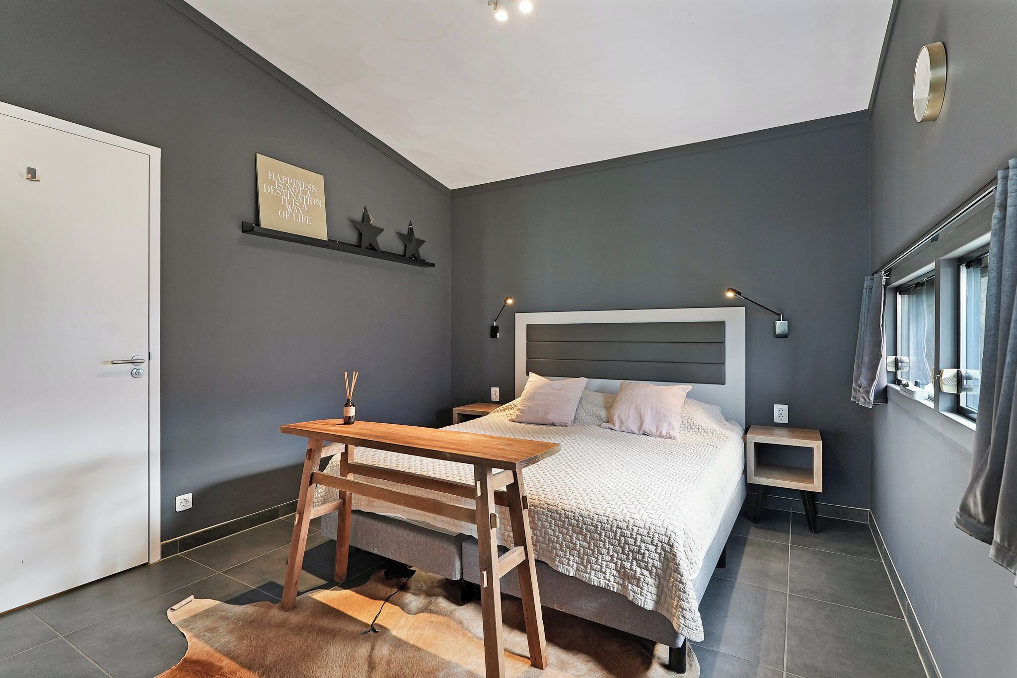 2 makuuhuonetta, silitysrauta/-lauta, Wi-Fi