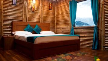 Double Room, Mountain View | Desk, laptop workspace, free WiFi