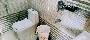 Doppelzimmer, Bergblick | Badezimmer