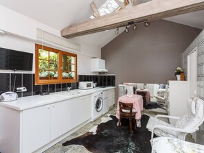 Fridge, microwave, cookware/dishes/utensils - Versailles in Ruhe by Interhome (Ville d'Avray)