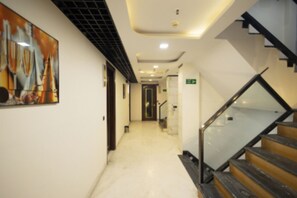 Lobby - Hotel Namoh (Delhi)