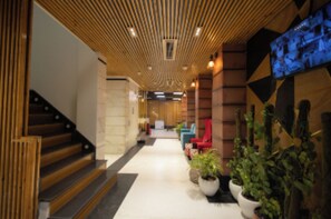 Lobby - Hotel Namoh (New Delhi)