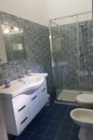 Bathroom - Tolles Ferienhaus in Pula mit Grill by Interhome (Chia)