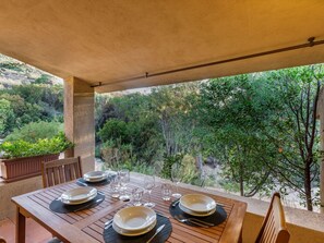 Outdoor dining - in Costa Paradiso mit Terrasse und Grill by Interhome (Costa Paradiso)