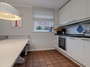 Refrigerador, horno, parrilla de estufa y lavavajillas 