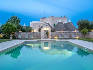 Pool - Rundes Steinhaus 'Palmento' mit Schwimmbad by Interhome (Martina Franca)