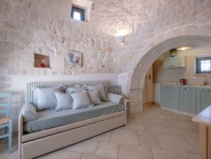 TV - Wohnung auf einem Bauernhof mit Trulli und Schwimmbad by Interhome (Martina Franca)