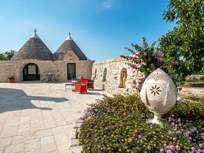 Terrace/patio - Wohnung auf einem Bauernhof mit Trulli und Schwimmbad by Interhome (Martina Franca)