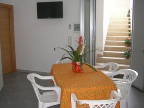 Dining - Helle Kellerwohnung by Interhome (Sannicola)