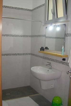 Bathroom - Helle Kellerwohnung by Interhome (Sannicola)