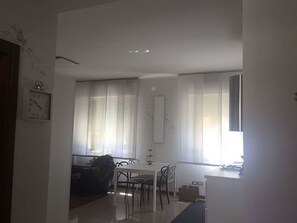 Interni