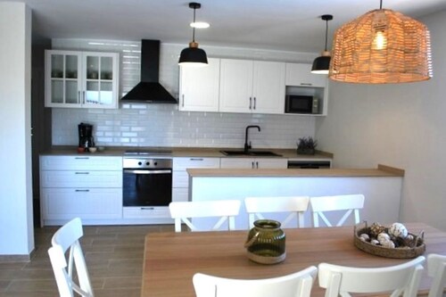 Villa an escasos metros de la playa, con piscina privada y 5 dormitorios