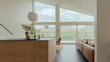 Een 50-inch smart-tv met digitale zenders